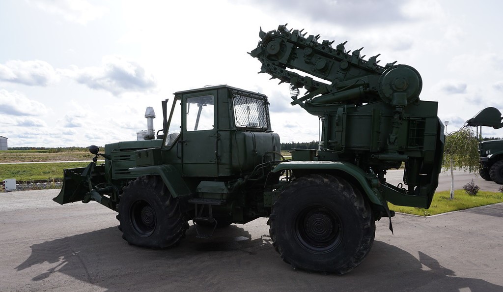 PZM-2 Russian Trench-Digging Machine (C)
